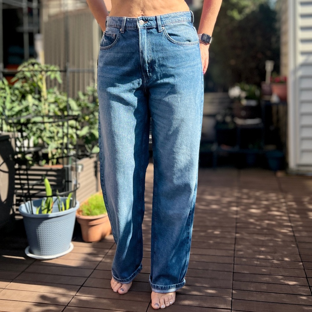 Women’s Straight Leg Jeans — Medium Blue Denim